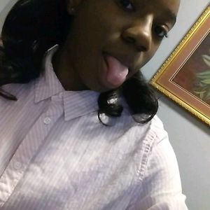 Meet your Posher, Amia